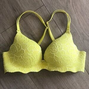 Victoria’s Secret Very Sexy Embroidered Scalloped Push Up Bra 34DD - NEW